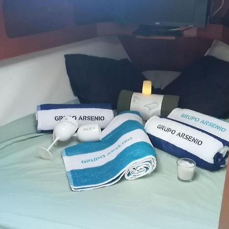 Boat-Apartamento Flotante Cadiz.. La Juanita Arroyo מראה חיצוני תמונה