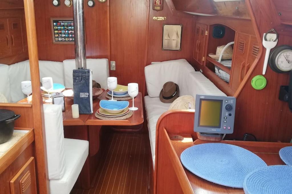 Boat-Apartamento Flotante Cadiz.. La Juanita Arroyo מראה חיצוני תמונה