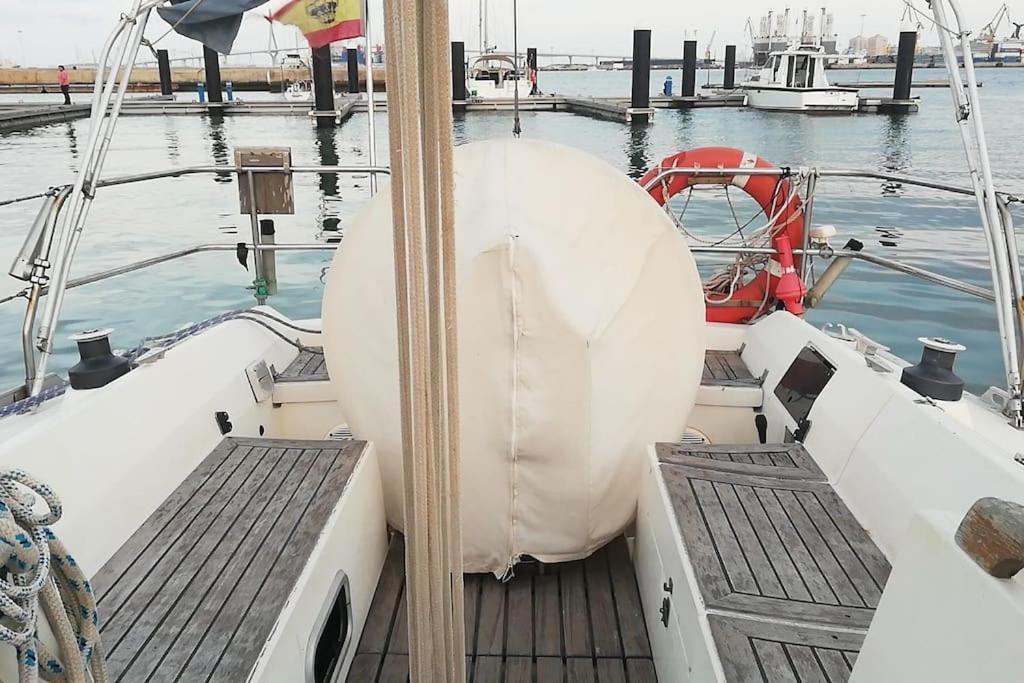 Boat-Apartamento Flotante Cadiz.. La Juanita Arroyo מראה חיצוני תמונה