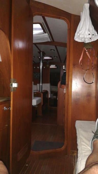 Boat-Apartamento Flotante Cadiz.. La Juanita Arroyo מראה חיצוני תמונה