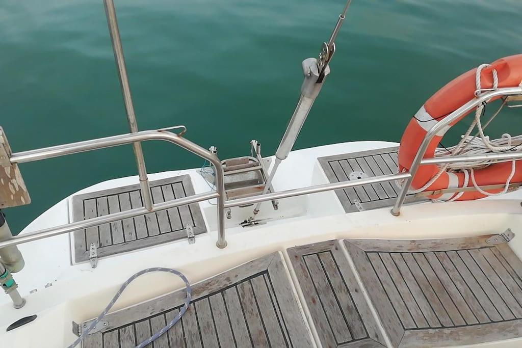 Boat-Apartamento Flotante Cadiz.. La Juanita Arroyo מראה חיצוני תמונה