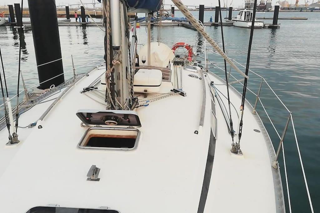 Boat-Apartamento Flotante Cadiz.. La Juanita Arroyo מראה חיצוני תמונה